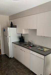 Tooletown - Photo 2 of 10