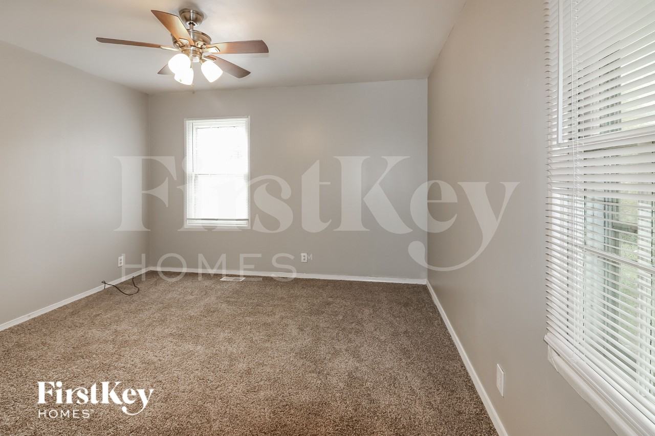 9312 Stark Ave - Photo 6 of 16