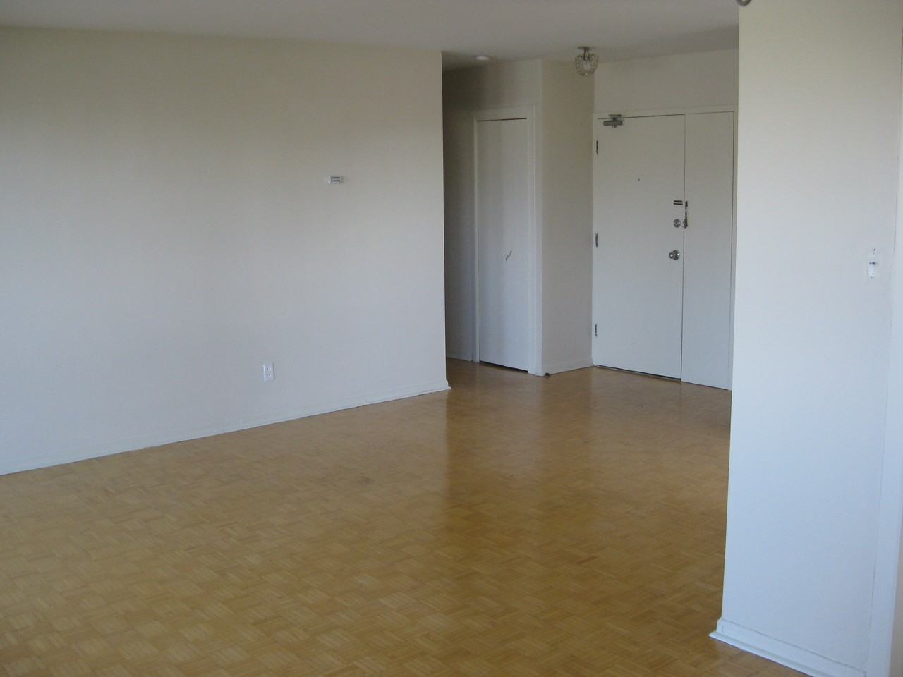 Le Versailles - Photo 5 of 7