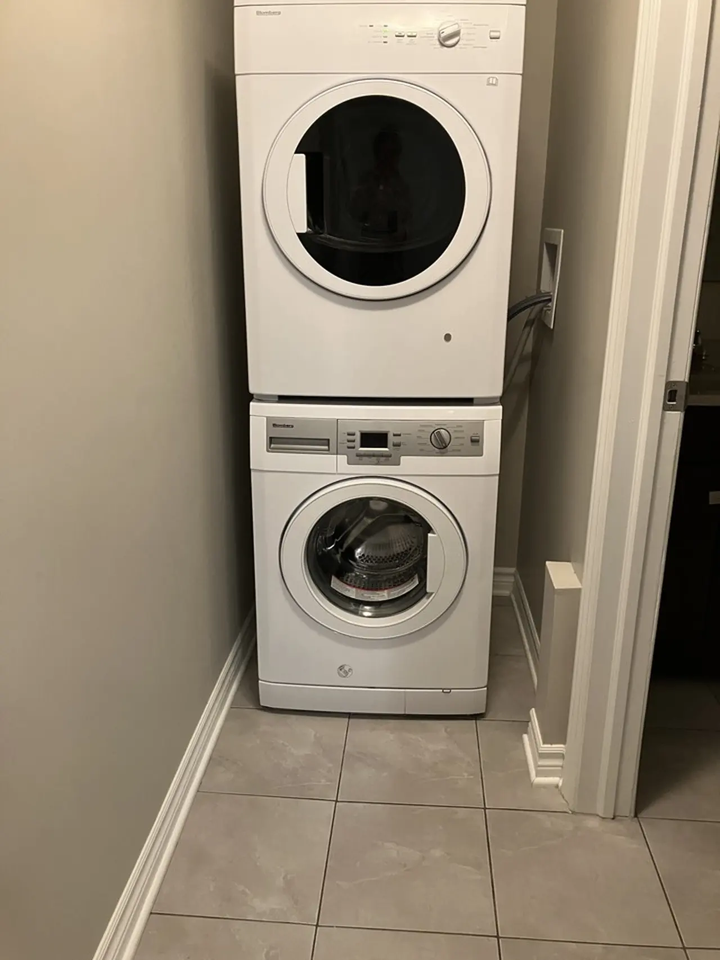 Sandy Hill Manor - Photo 5 of 9