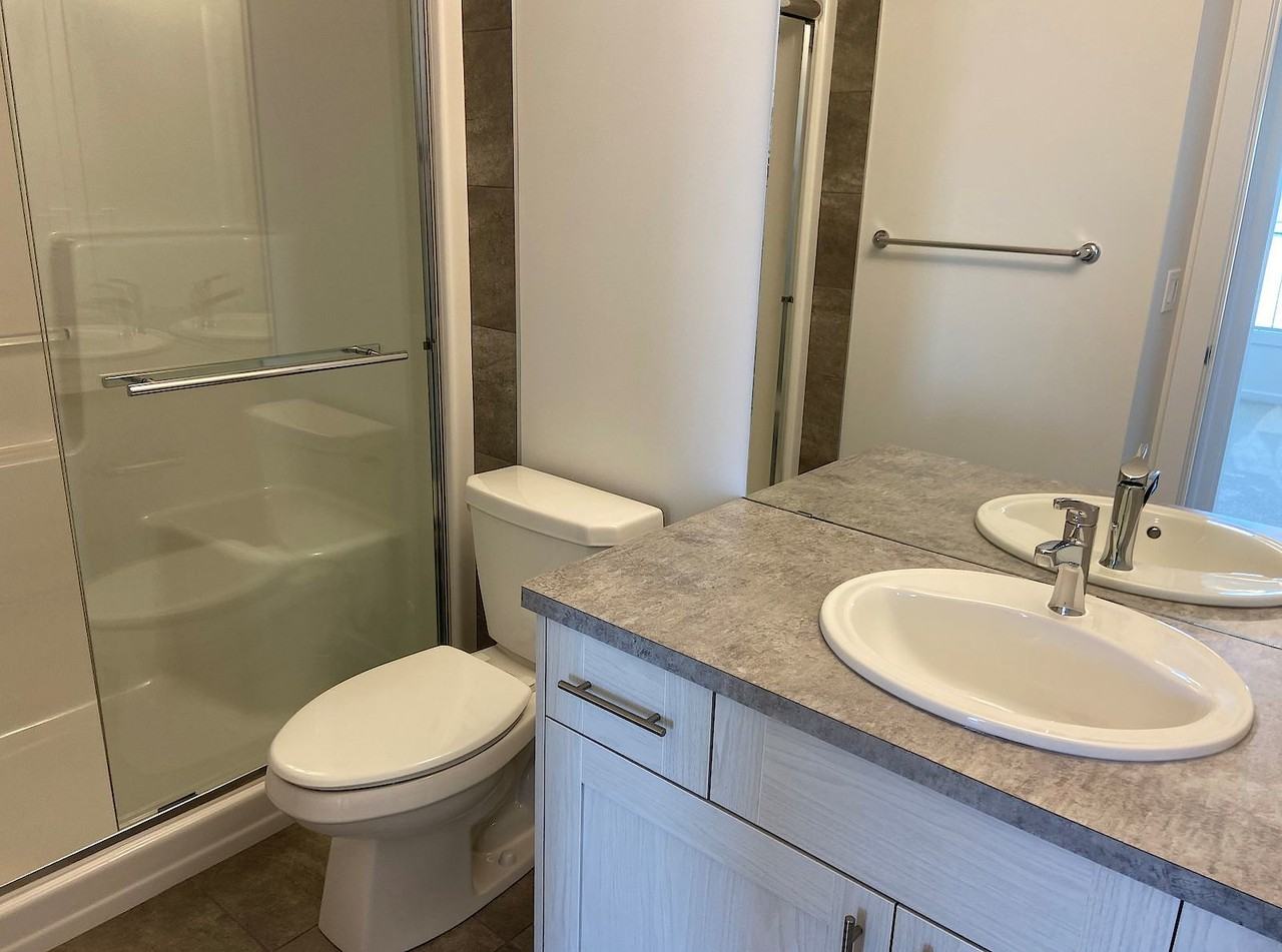 2511 193 St NW – Main - Photo 7 of 9