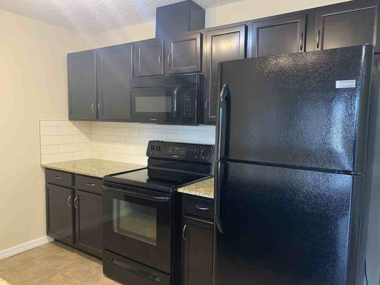 273 Charlotte Way 209, Sherwood Park, Alberta, Canada, T8H 0N9 - Photo 2 of 16