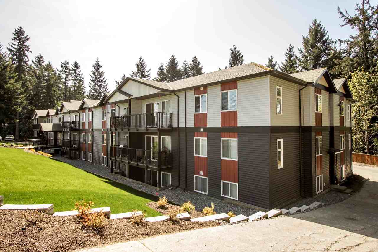 Forest Glen Manor - Photo 2 of 4