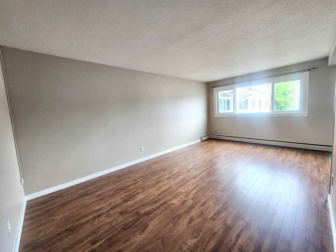 Sherwood Manor - Photo 5 of 16