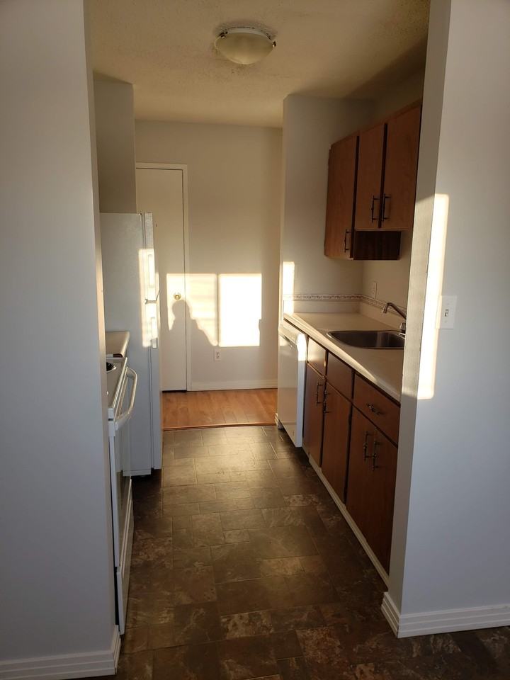 Village Green Apartments - Photo 4 of 9