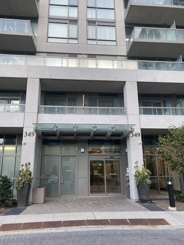 Grande Mirage Condos [349 Rathburn Rd W Mississauga] - Photo 5 of 5