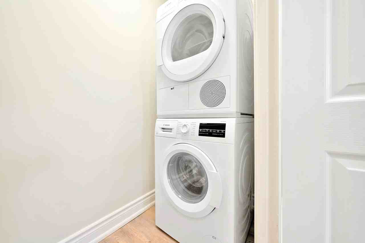 622 Upper Wentworth Street - Photo 3 of 11