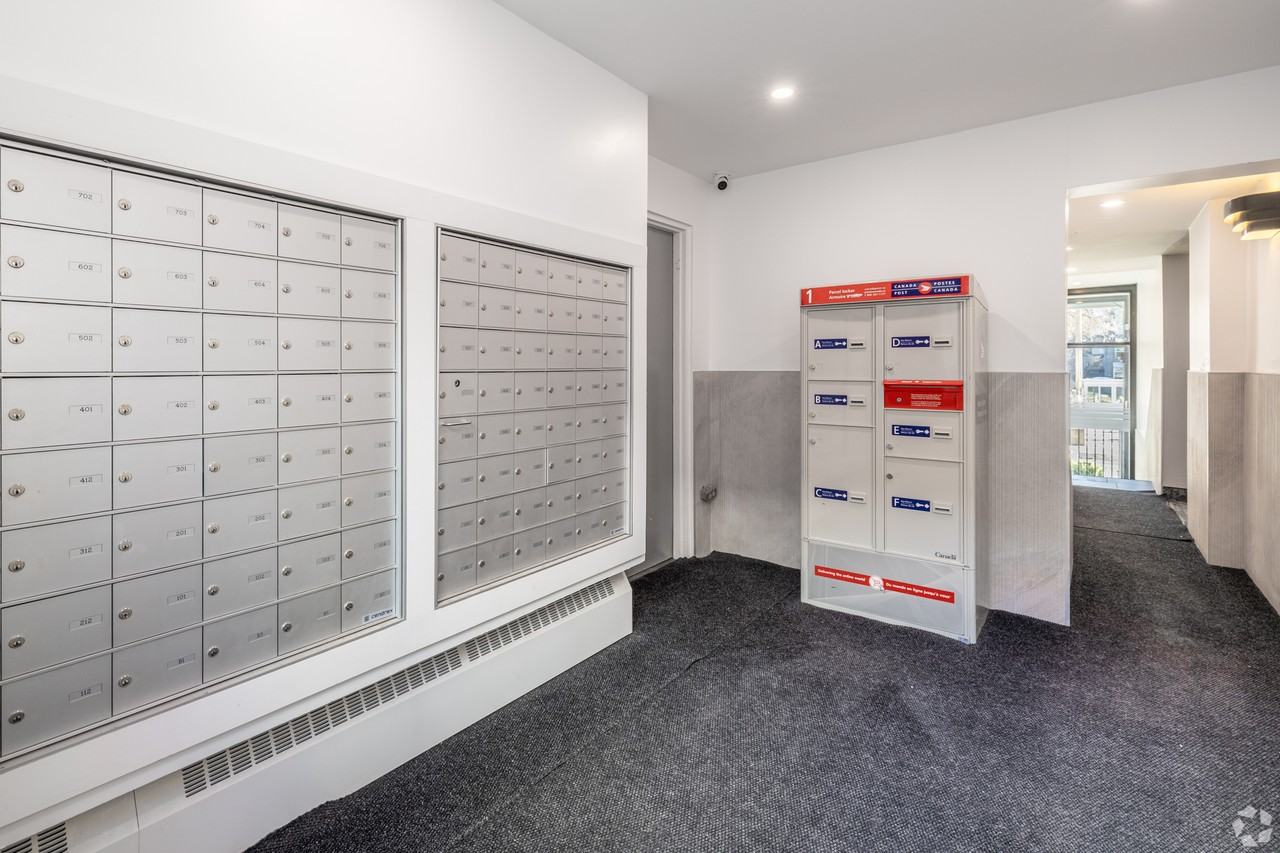 Acadian Apartments - Photo 4 of 50