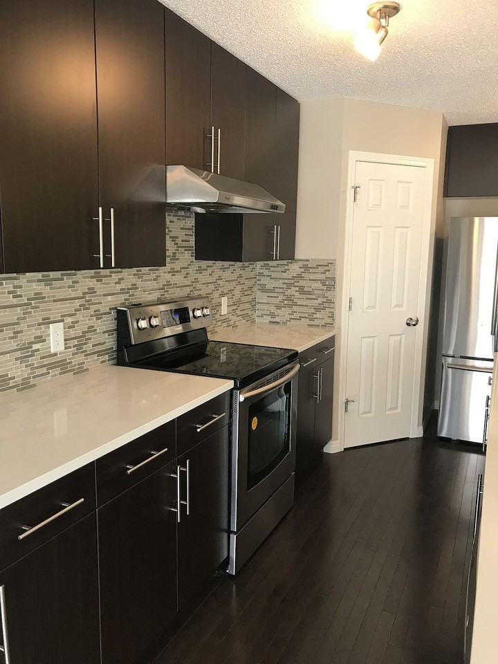 2317 76 Street Southwest, Edmonton, Alberta, Canada, T6X 1S6 - Photo 3 of 15