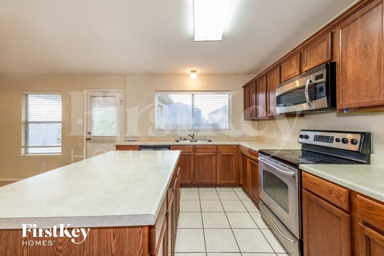 414 Hackberry Dr - Photo 7 of 15