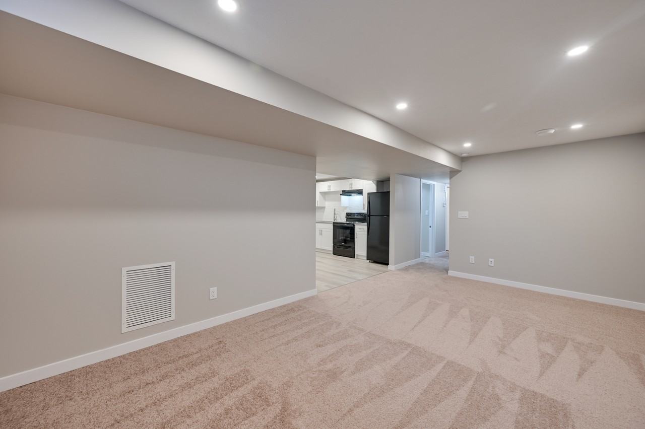 14903 77 ST NW BSMT Suite - Photo 3 of 23