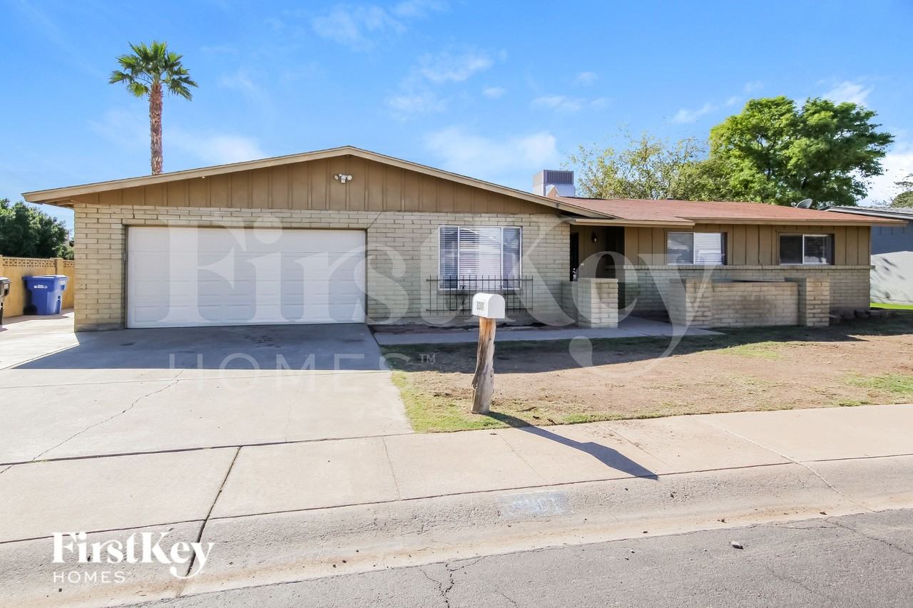 3301 W Mountain View Rd - Photo 2 of 18