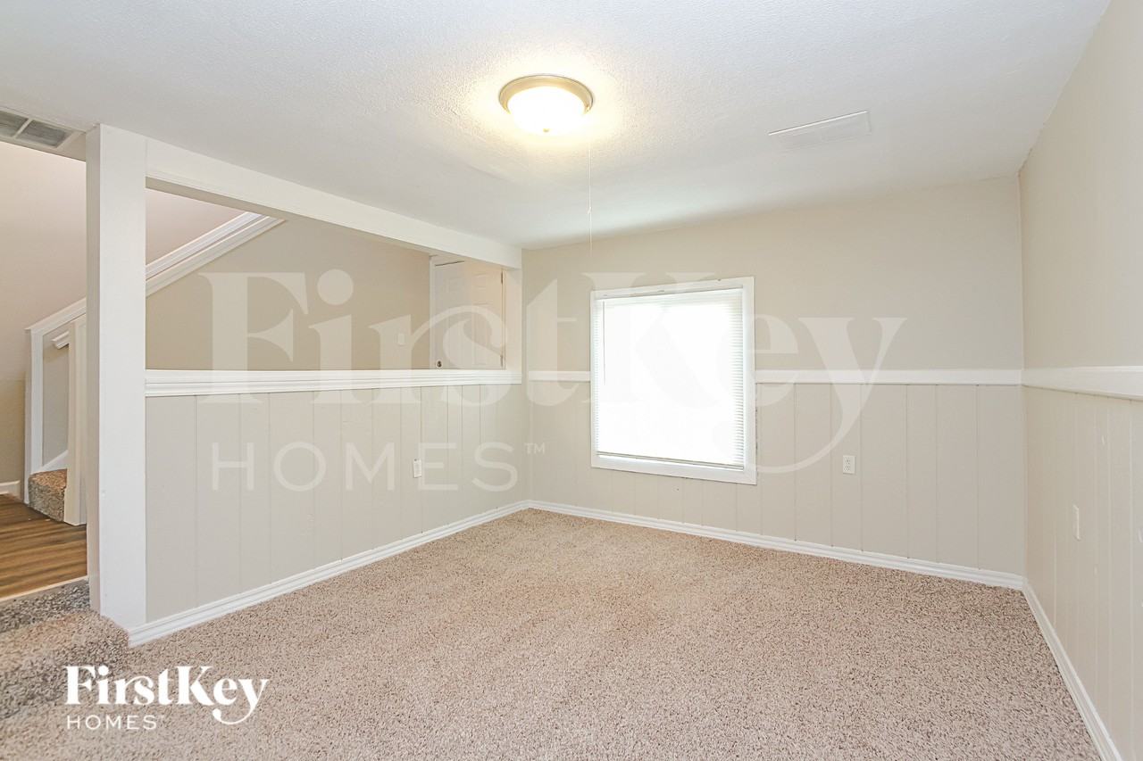 3135 Foltz St - Photo 3 of 18