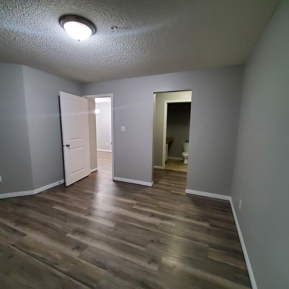 #120, 11325 83 St Edmonton, AB - Photo 5 of 24