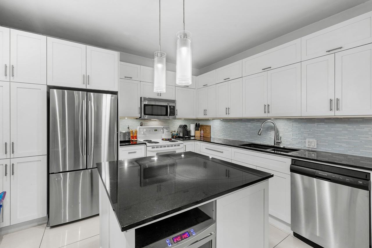 167 Av. St-Pierre - Photo 2 of 15