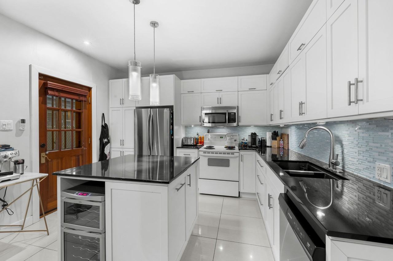 167 Av. St-Pierre - Photo 3 of 15