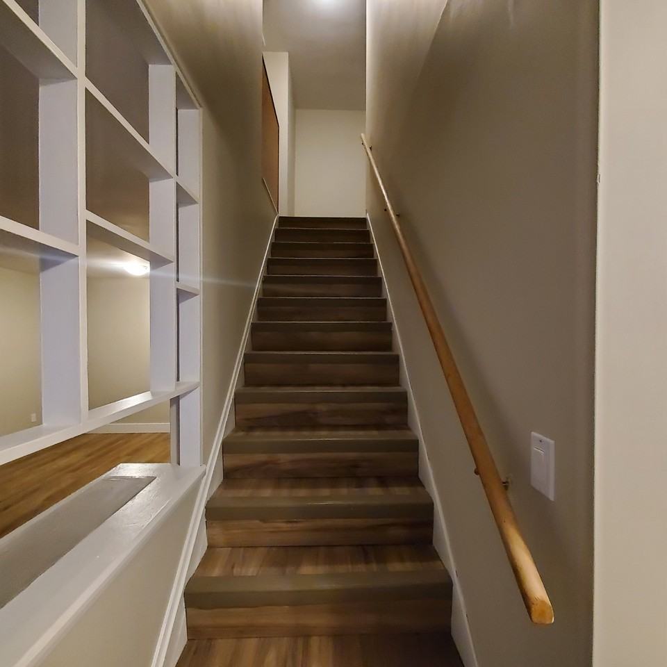 12804 91 St NW Edmonton, AB - Photo 7 of 27