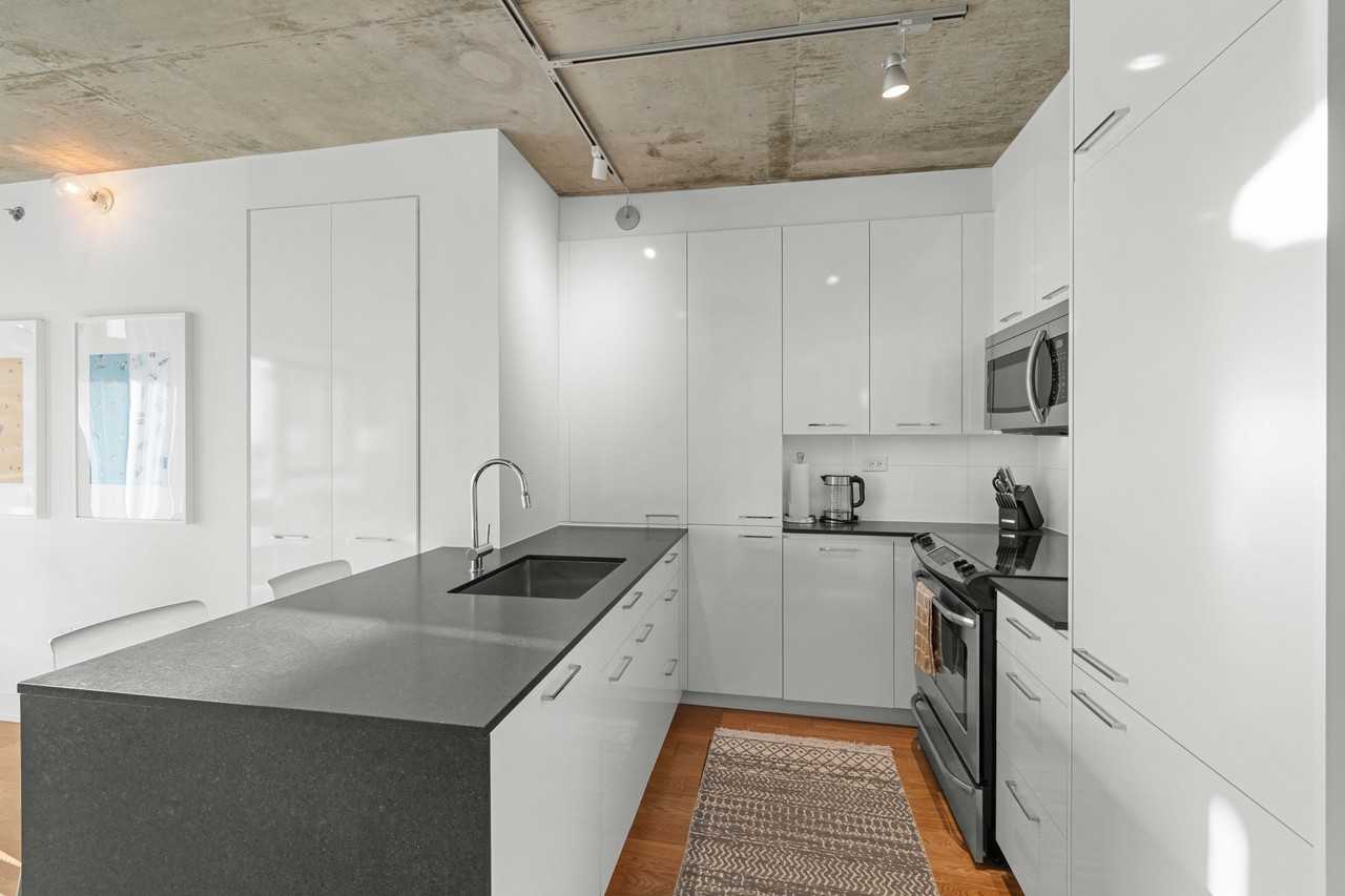 1265 Lambert-Closse, app. 1102 - Photo 2 of 22