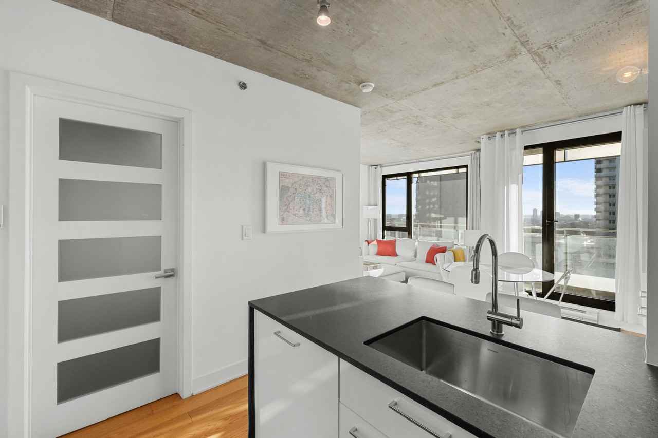 1265 Lambert-Closse, app. 1102 - Photo 3 of 22