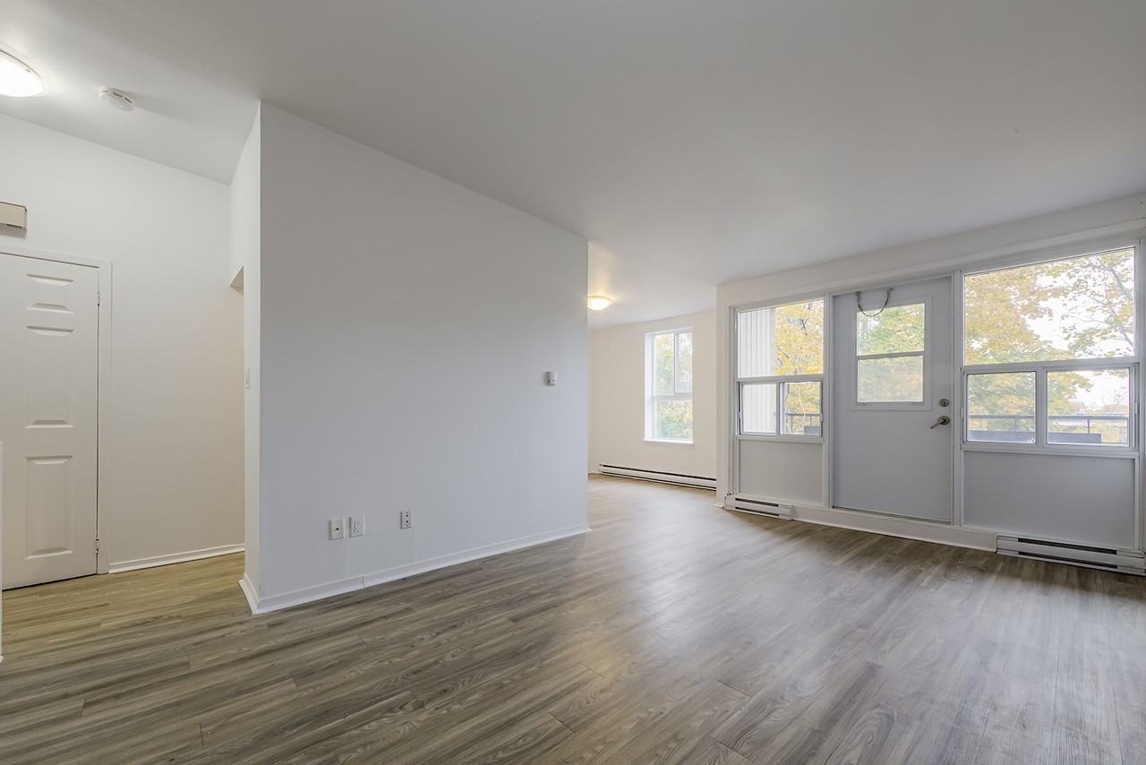 Dundas Court Apartments - Photo 6 of 15