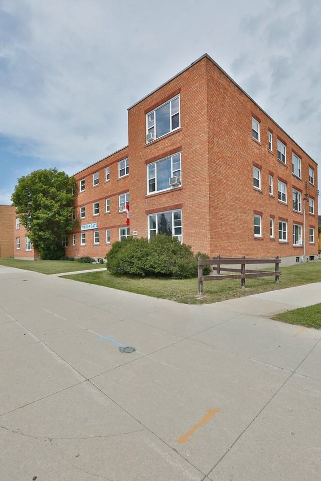 Moorgate Apartments - Photo 2 of 7