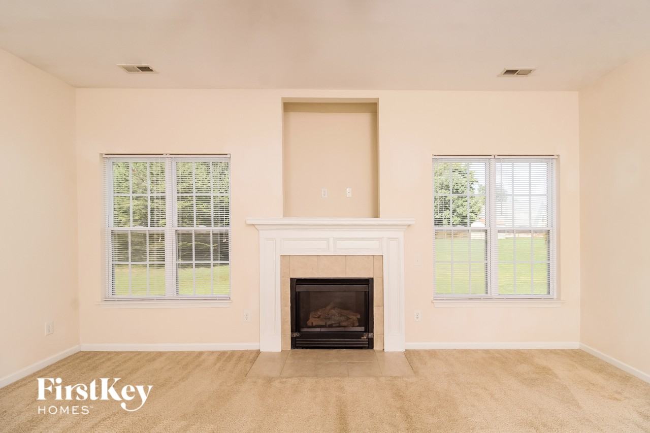 2309 Glen Cove Way - Photo 2 of 15