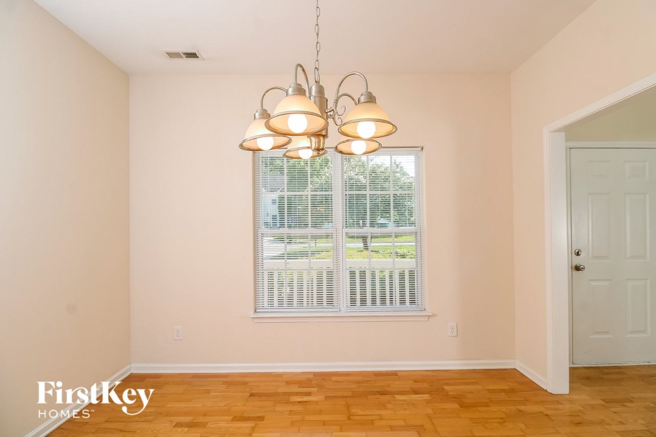 2309 Glen Cove Way - Photo 3 of 15