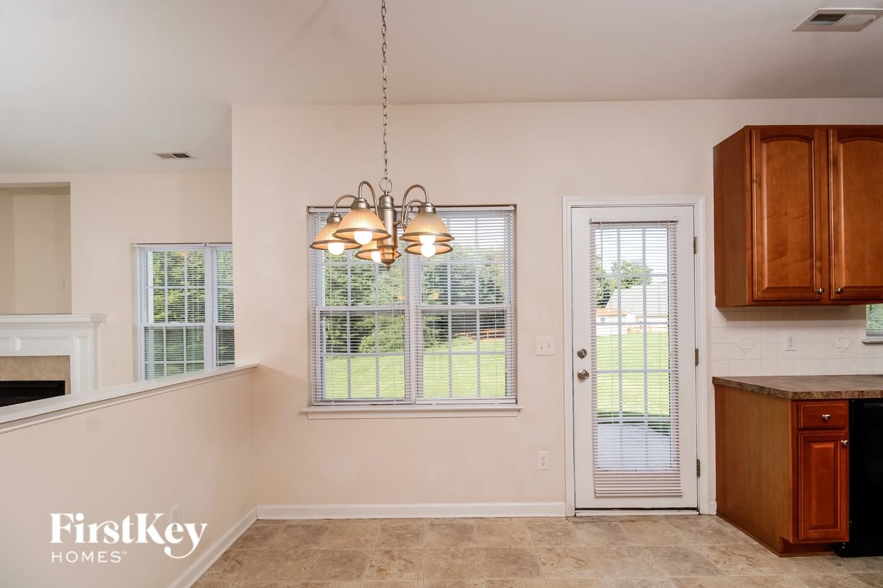 2309 Glen Cove Way - Photo 4 of 15