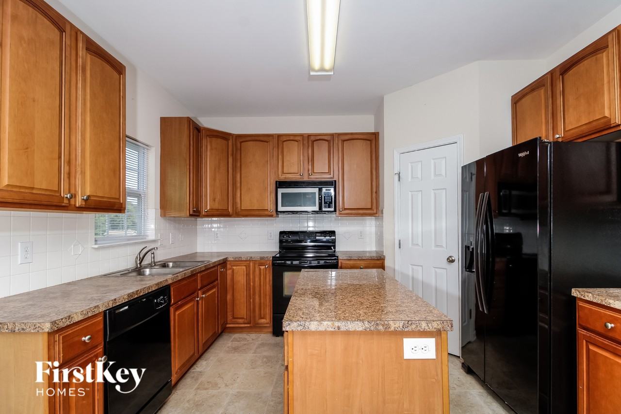 2309 Glen Cove Way - Photo 5 of 15