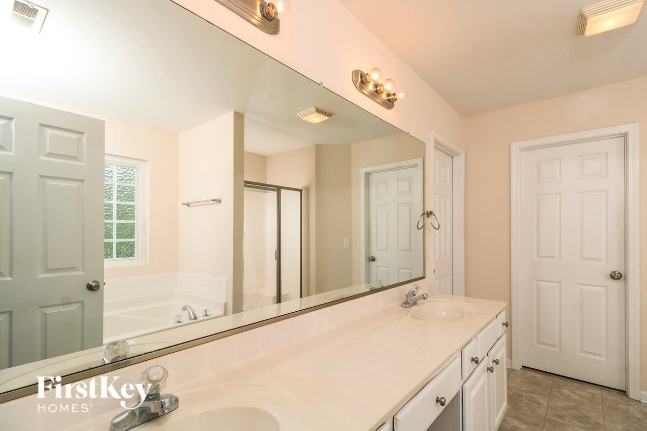 2309 Glen Cove Way - Photo 7 of 15