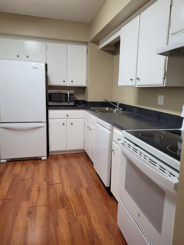 13530-38 Street - Photo 4 of 28