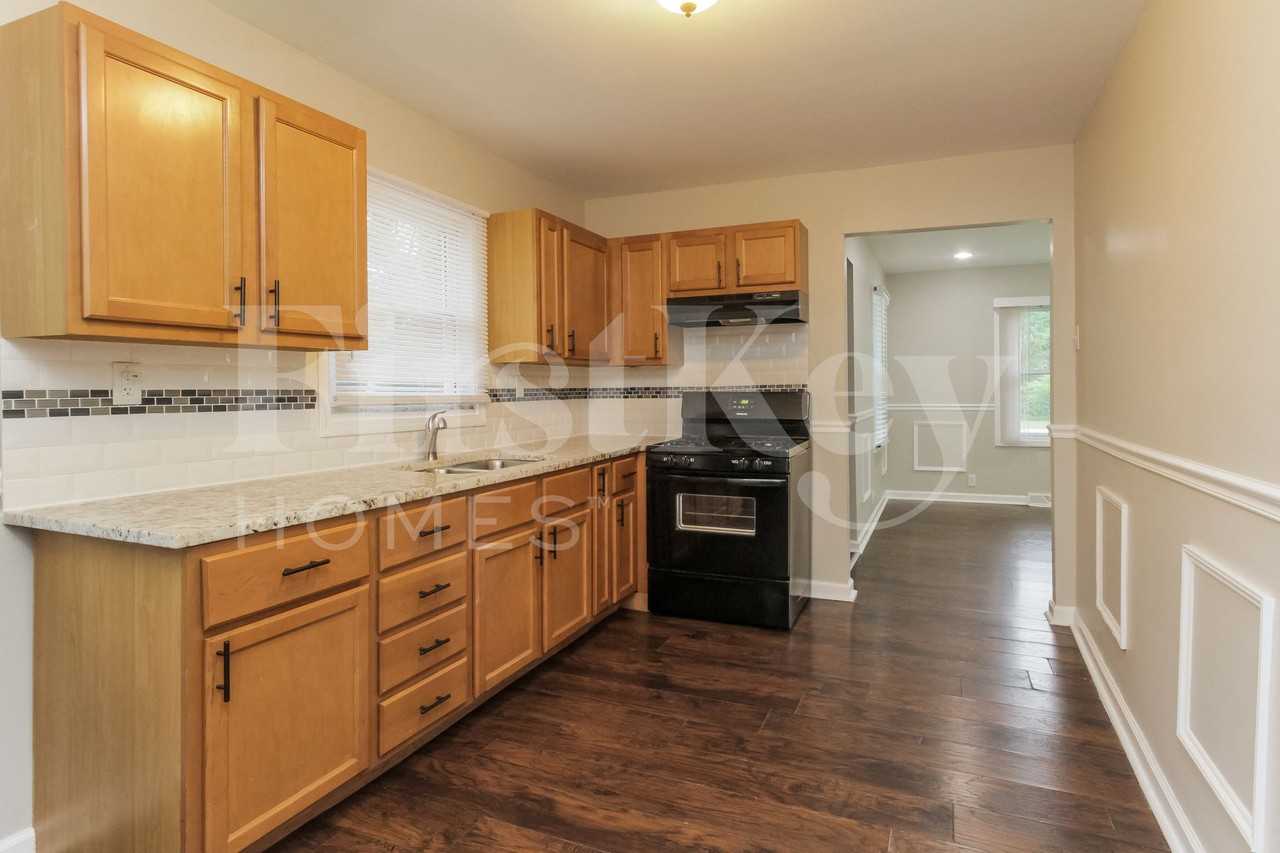 21939 Millard Ave - Photo 6 of 15