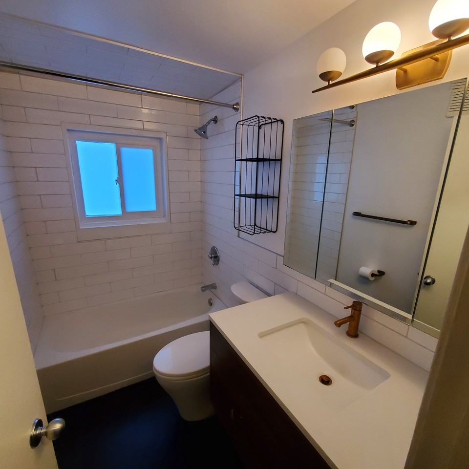 4907 114B St NW Edmonton, AB - Photo 7 of 44