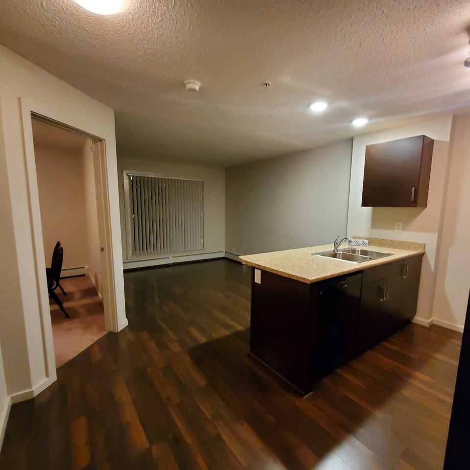 #334, 5515 7 Ave SW - Photo 3 of 16