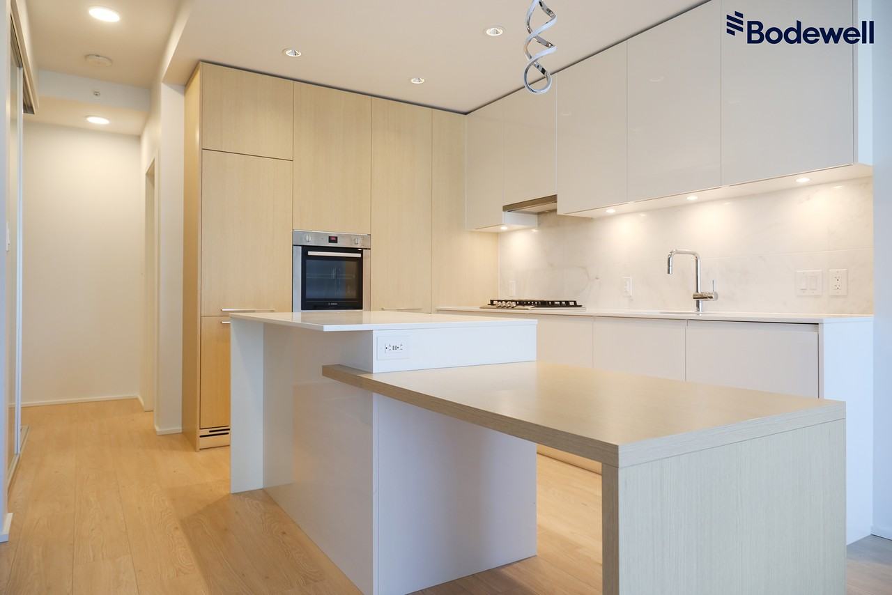 The Amazing Brentwood Tower 2 - Photo 3 of 23