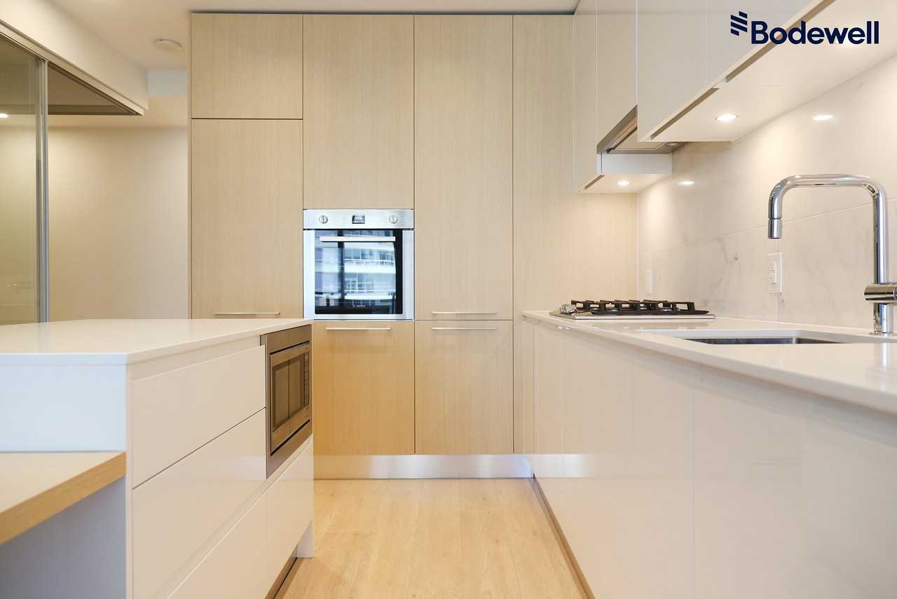 The Amazing Brentwood Tower 2 - Photo 4 of 23