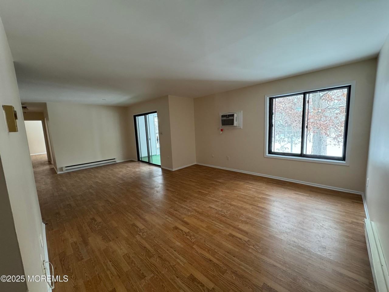 171 Amberly Dr - Photo 2 of 15