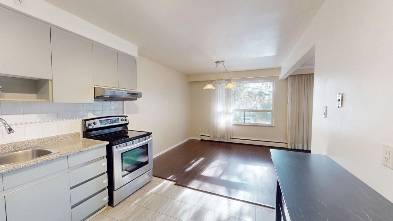 THE QUEENSWAY & PARK LAWN RD - Photo 4 of 50