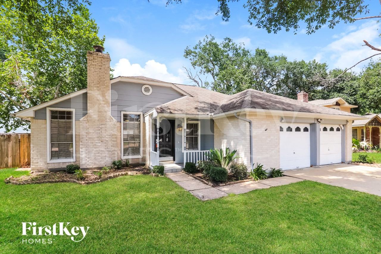 15422 Pebble Lake Dr - Photo 2 of 16