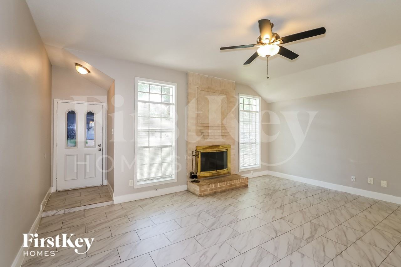 15422 Pebble Lake Dr - Photo 3 of 16