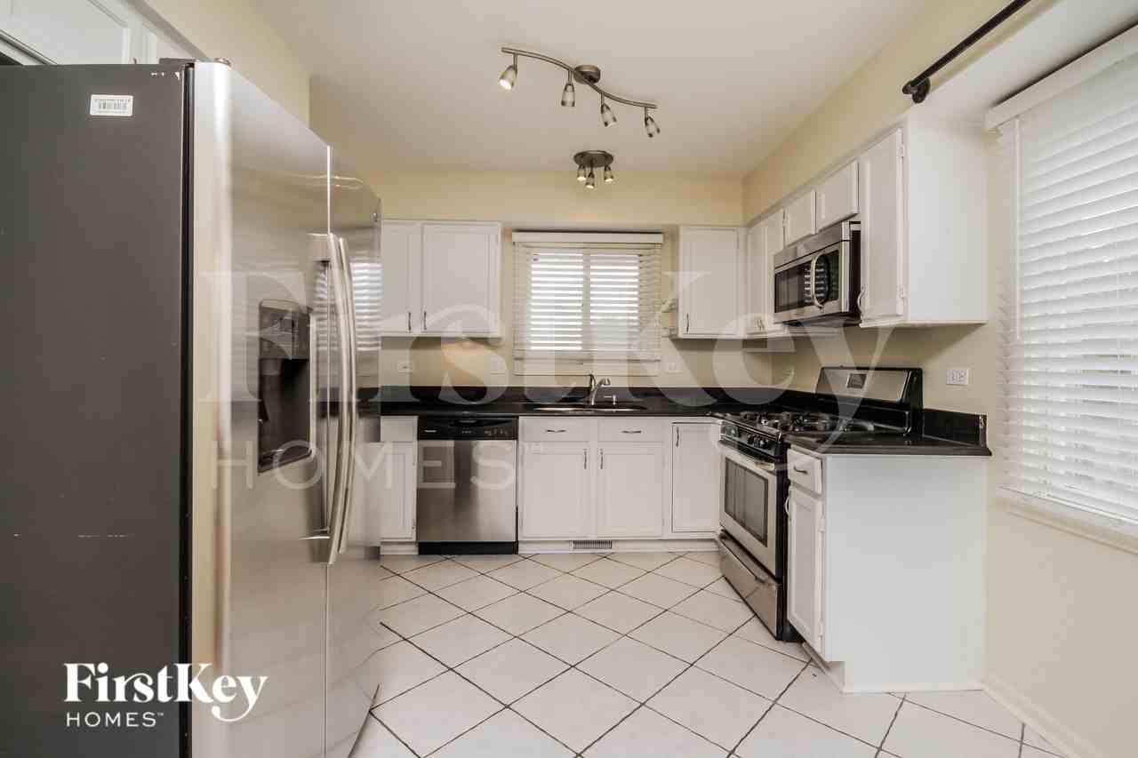 1421 Timber Ln - Photo 6 of 16