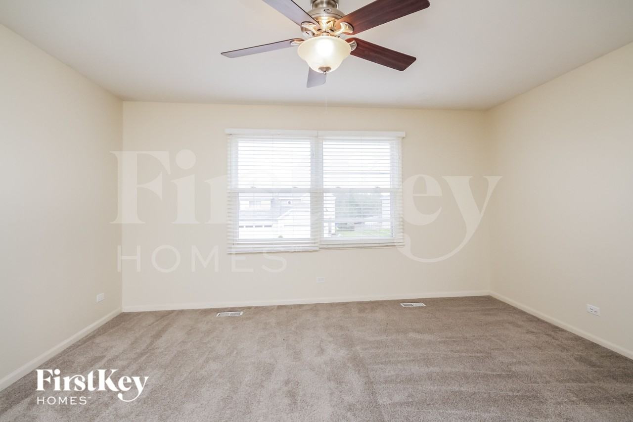 1421 Timber Ln - Photo 7 of 16