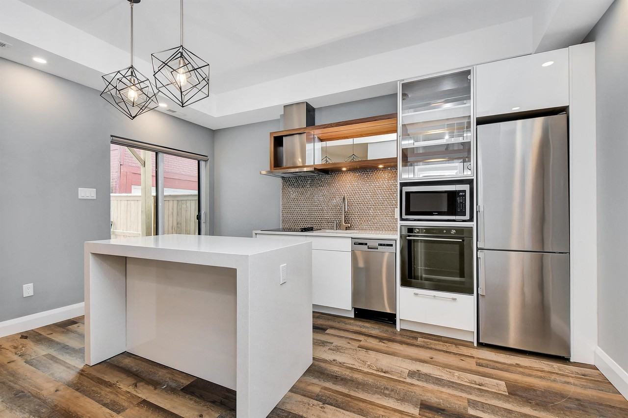 534 Lisgar Street - Photo 3 of 20