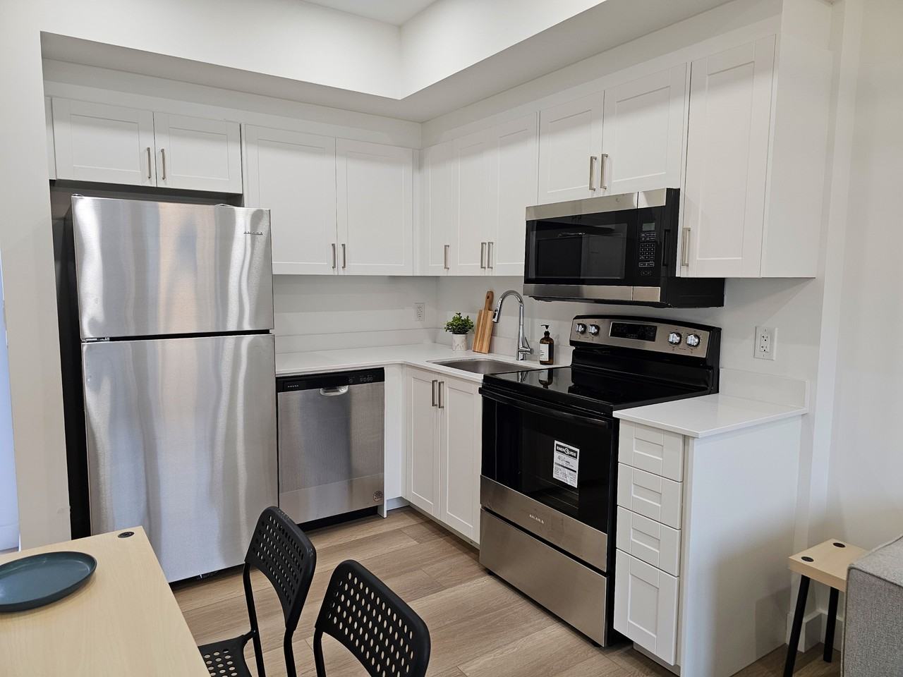 268 Oakdale Ave. - Photo 4 of 12