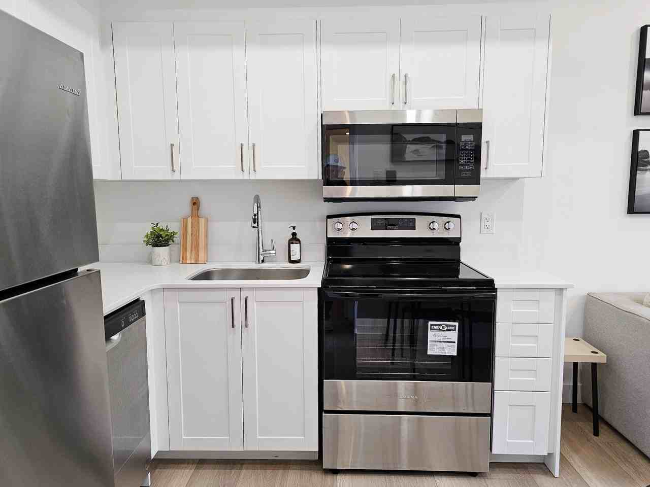 268 Oakdale Ave. - Photo 5 of 12