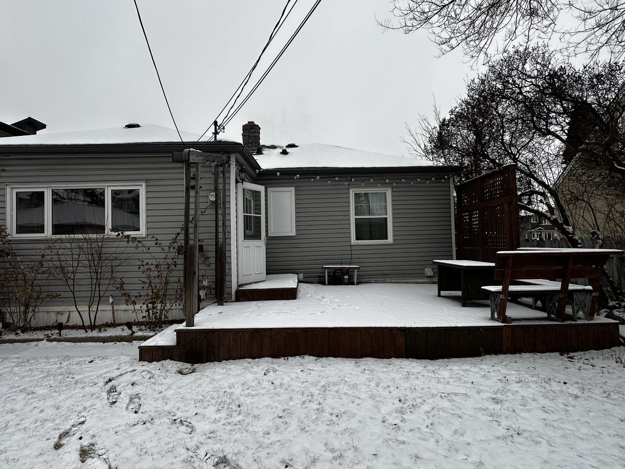 10627 61 Ave NW - Photo 4 of 28