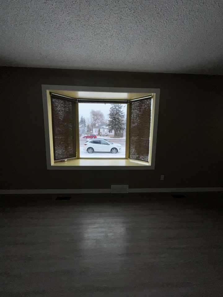 10627 61 Ave NW - Photo 6 of 28