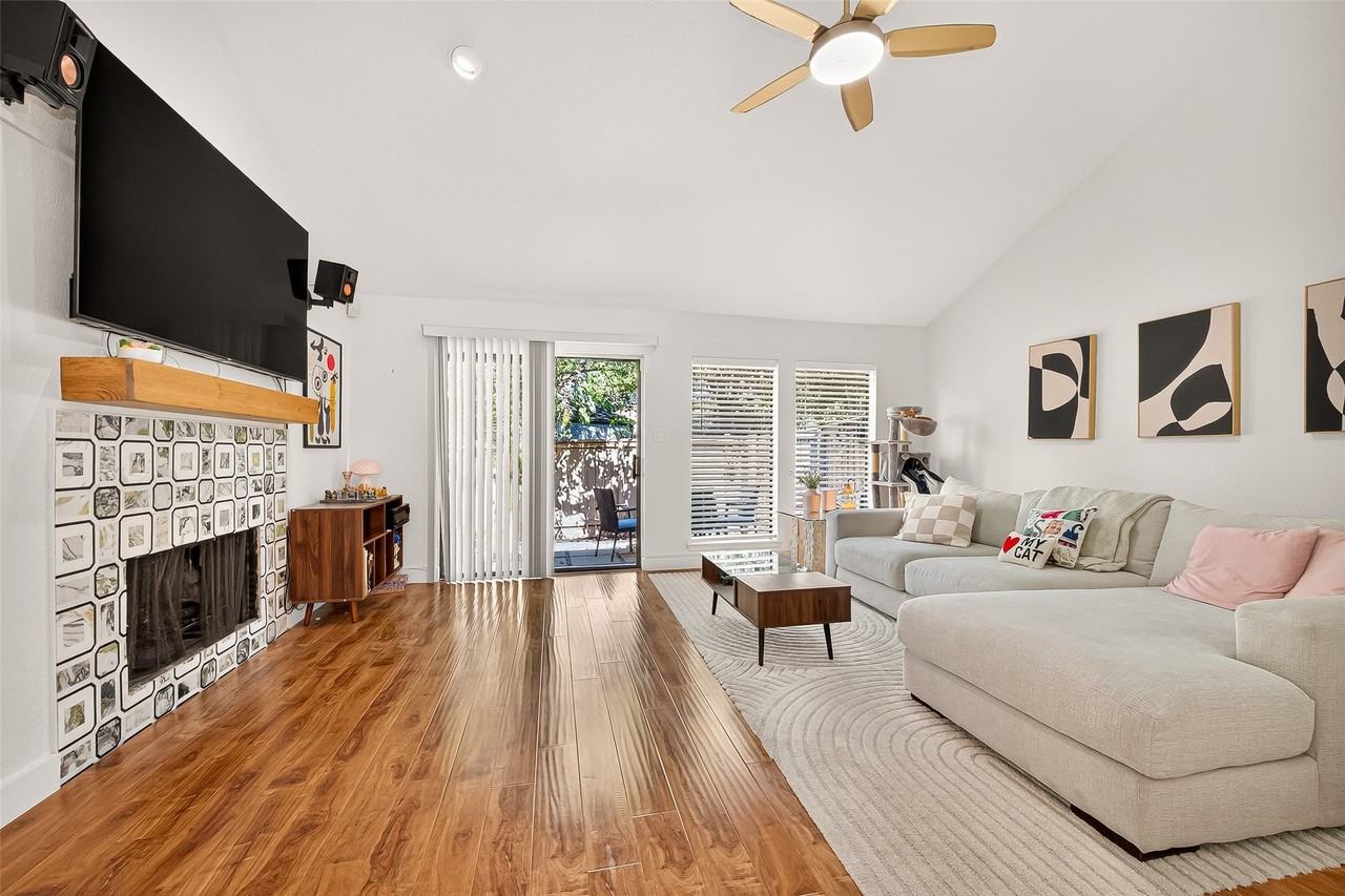 1422 Chardonnay Dr - Photo 6 of 42