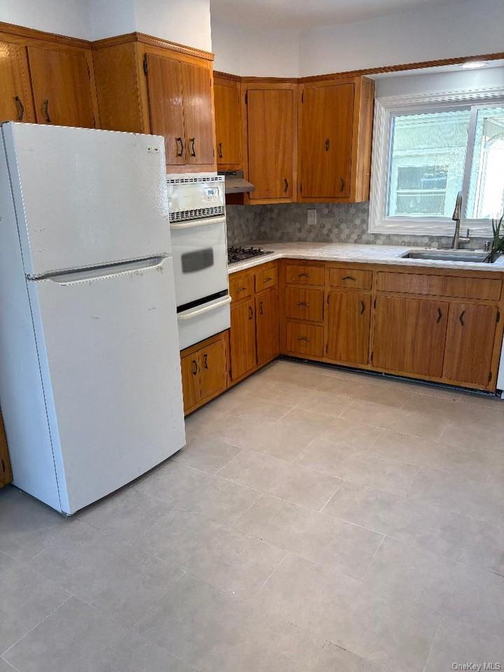 166 Franklin Blvd - Photo 3 of 19