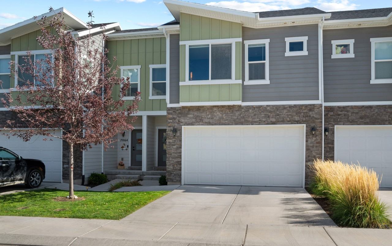 7058 N Mountain Field Dr - Photo 3 of 20